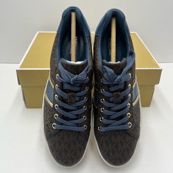 💙 MICHAEL KORS 💙 Poppy stripe lace up sneakers. - Picture 6 of 9
